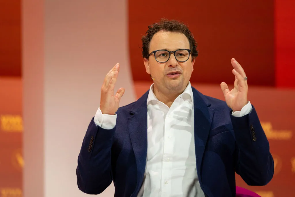 다리오 아모데이 엔트로픽 CEO 컨퍼런스 사진 메모 사과 AI 안전