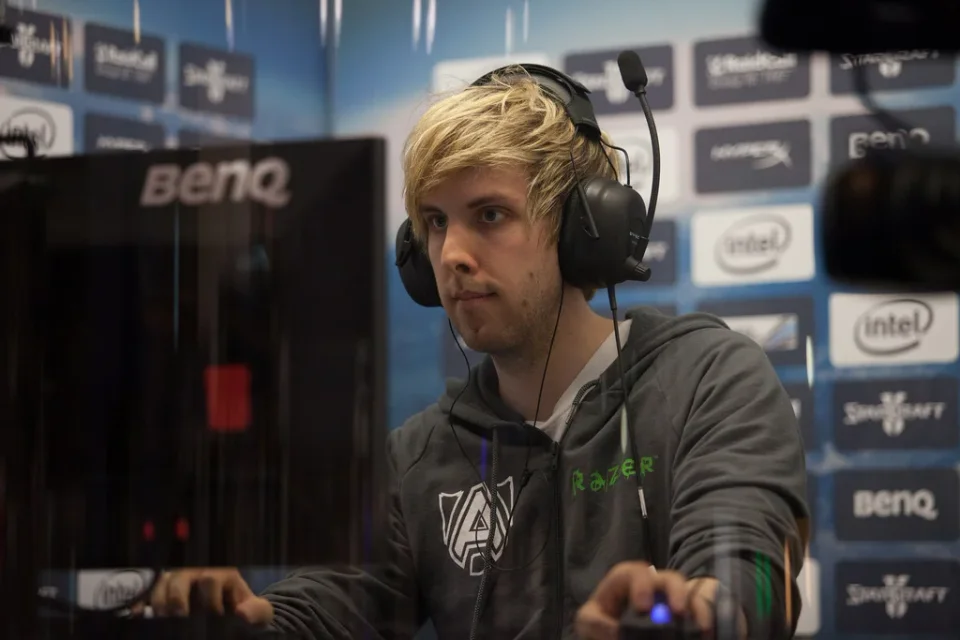 스타크래프트 프로게이머의 키보드 컨트롤, 초당 7회 이상의 입력을 하는 APM의 세계